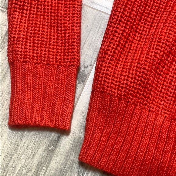 Red Chunky Knit V-Neck Sweater - Picture 6 of 7